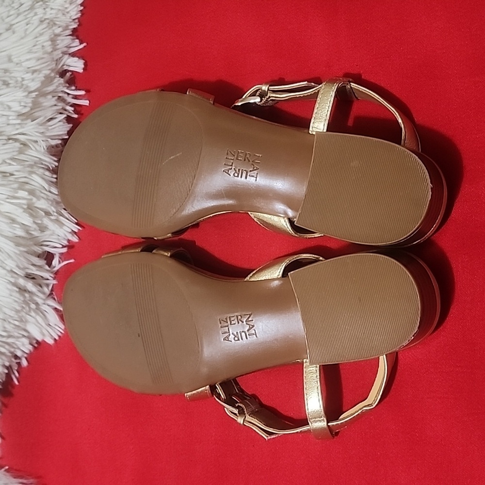 Naturalizer Hilda Gold Women's Sandals - Picture 5 of 7
